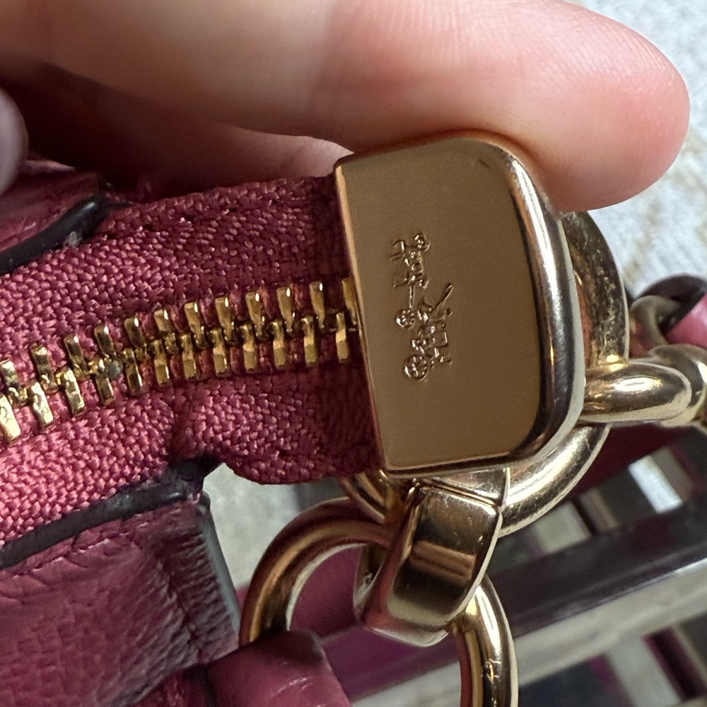 Coach Pink Leather Shoulder Bag with Gold Accents - Picture 4 of 16
